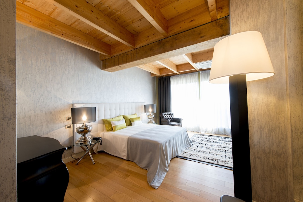 Suite (Nota D'Incanto)
