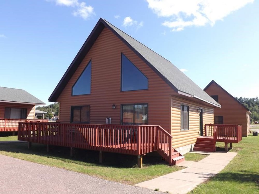 Luxury House, 2 Bedrooms, Non Smoking, Fireplace (non-pet friendly)