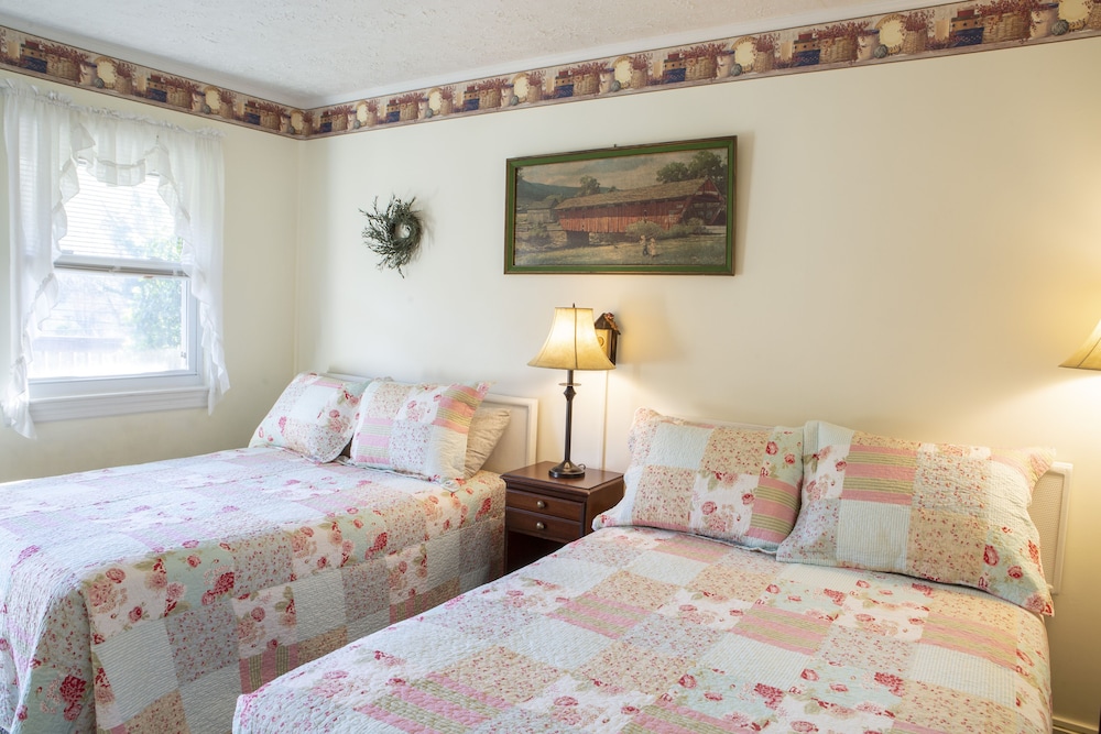 Room4 Standard Single Room, 1 Bedroom, Mountain View photo 1