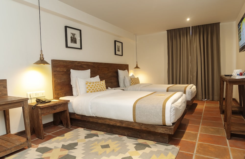 Deluxe Room - Photo 5