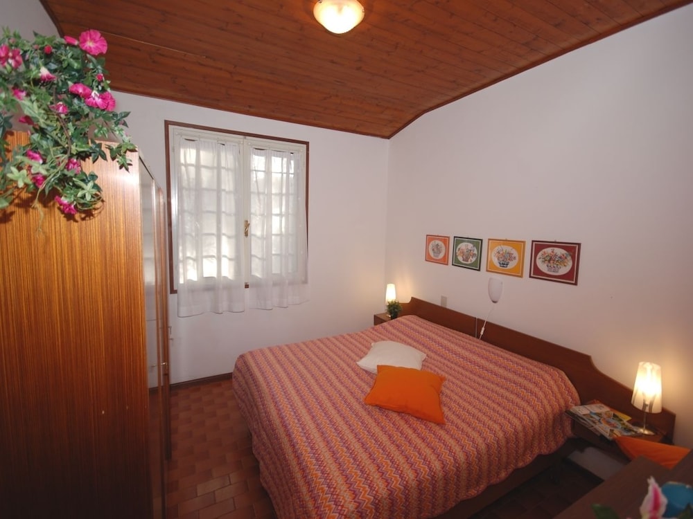 Apartment, 2 Bedrooms (C-5)