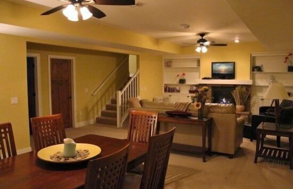 Cottage, 5 Bedrooms, Kitchen (4 Queen, 1 Queen Pullout and 6 Twin) photo 1