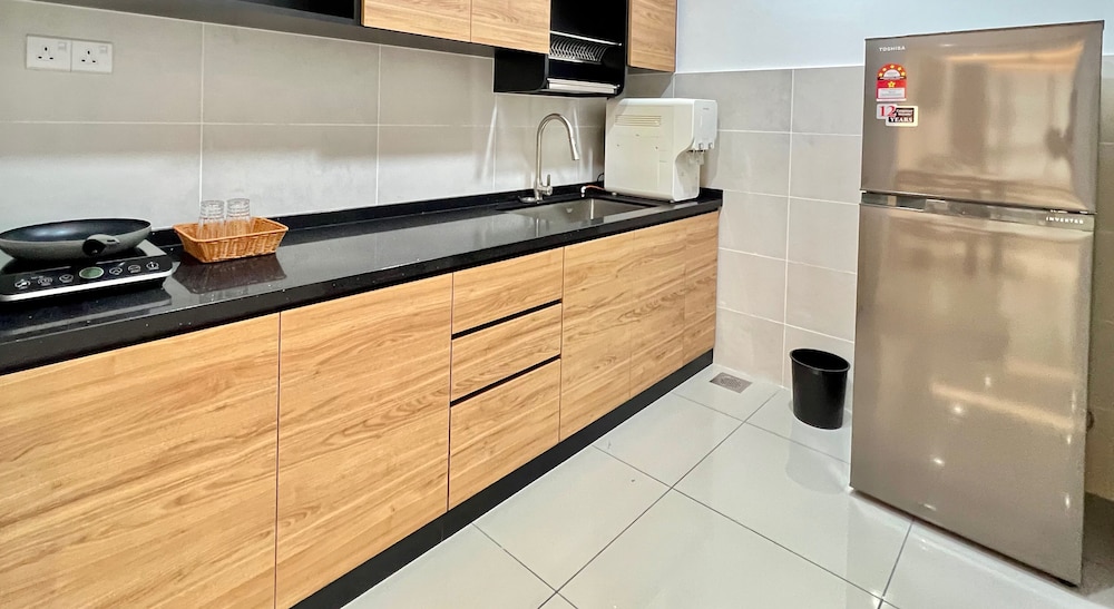Grand Apartment, 2 Bedrooms, Microwave, City View photo 2