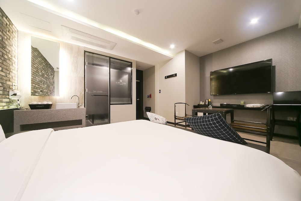 Standard Room - Photo 1