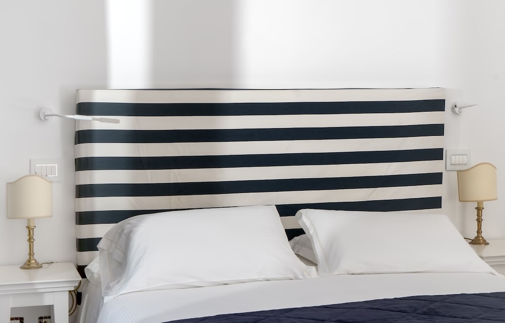 Standard Double or Twin Room - Photo 3