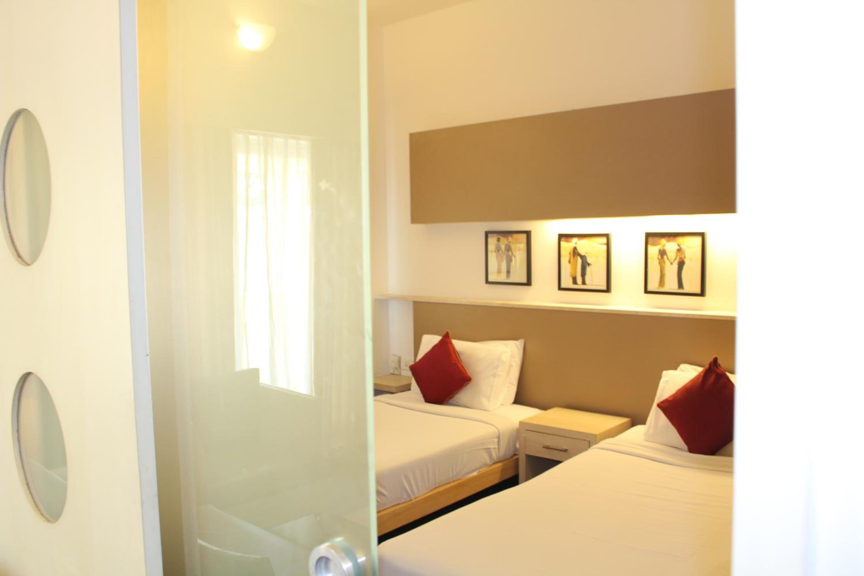 Studio (2 Adults) - Photo 1