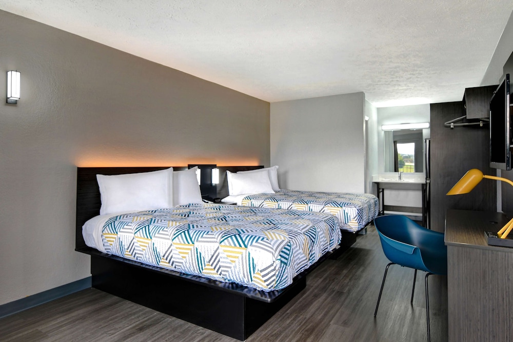 Standard Room, 2 Double Beds, Non Smoking, Kitchenette - Photo 1