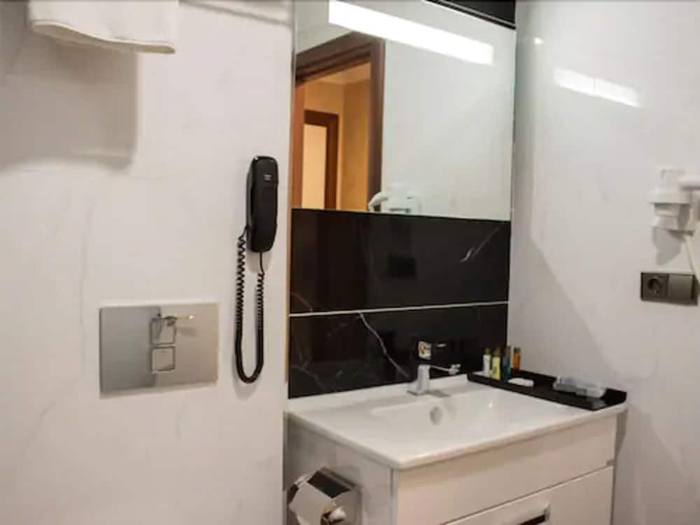 Superior Room thumbnail 6