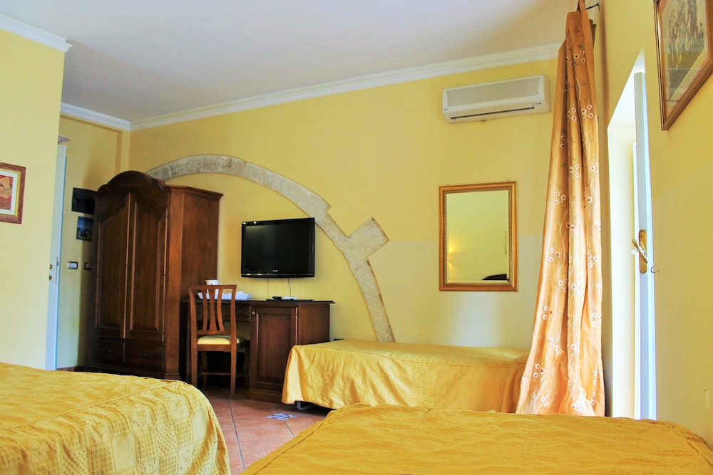 Comfort Triple Room (4 people) - Photo 5