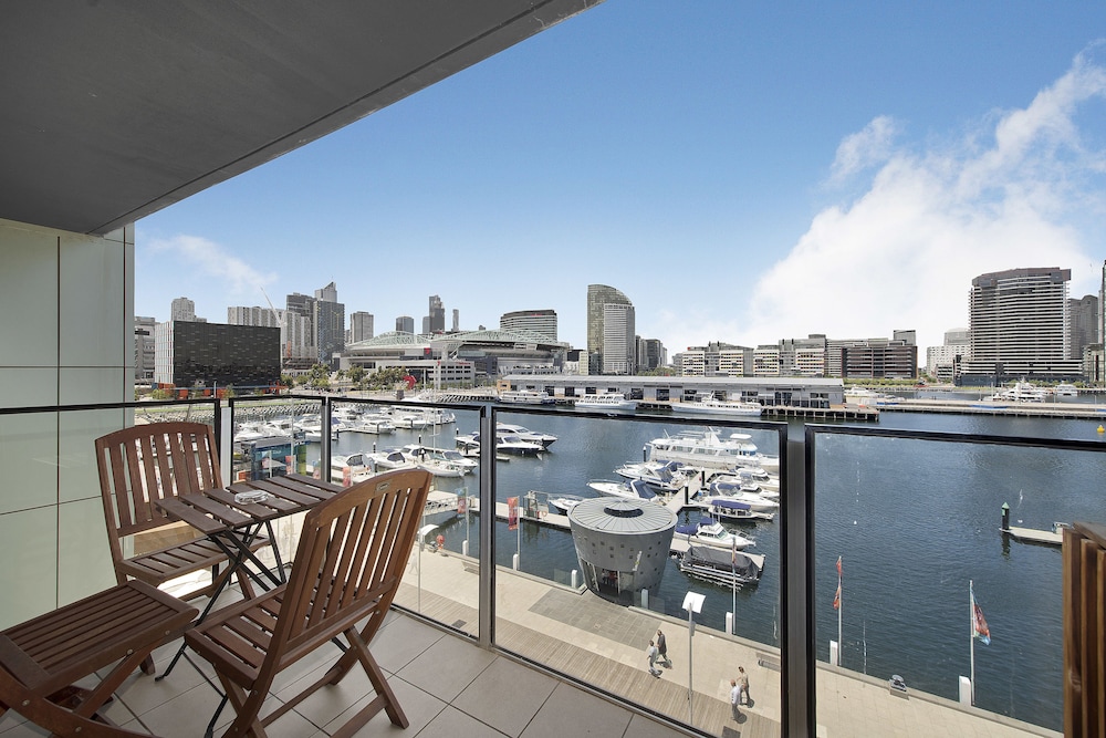 Two Bedroom Two Bathroom Apartment- Harbour View photo 3