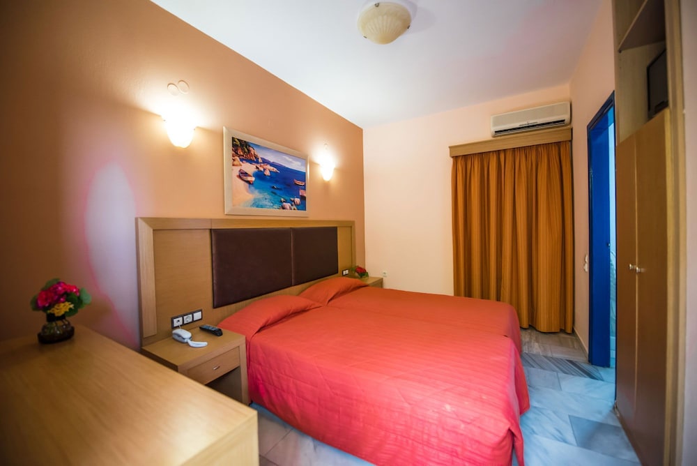 Double or Twin Room - Photo 1