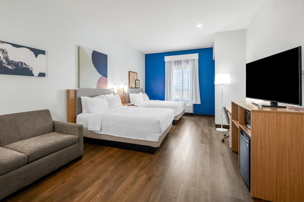 Room, 2 Queen Beds, Accessible (Mobility & Hearing, Roll-in Shower) photo 1