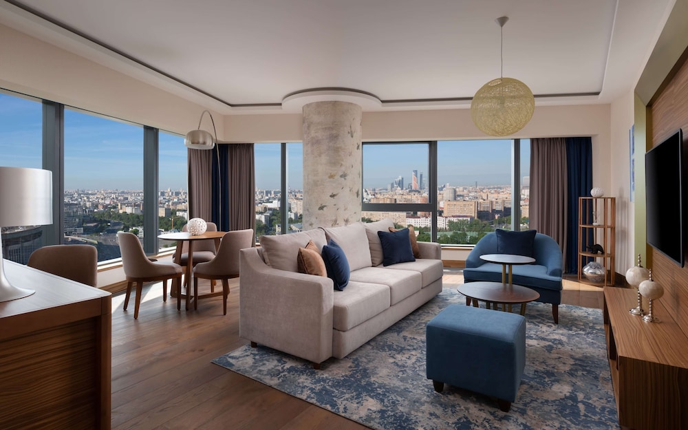Suite, 1 Bedroom photo 1