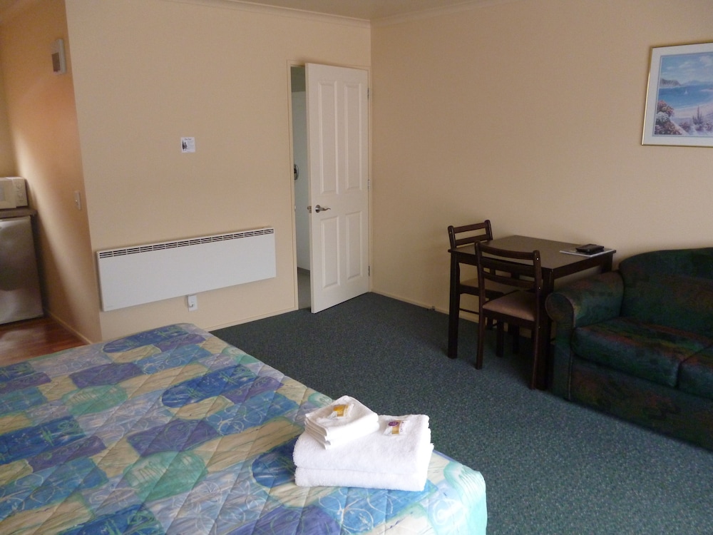 Standard Studio, Non Smoking, Kitchenette (Super King Studio Unit 3) photo 3