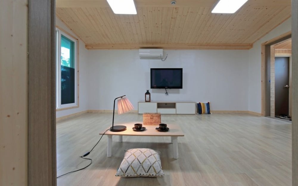 Room (Large Hwangto room (ondol room indivi) photo 3