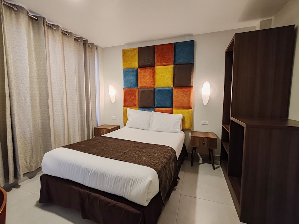 Double Room, 1 Queen Bed photo 1