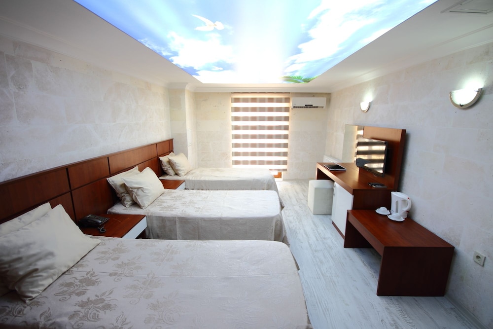 Classic Triple Room, Multiple Beds, Non Smoking photo 1