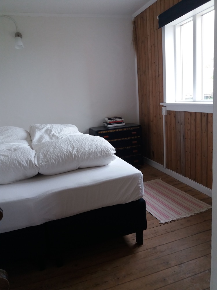 Classic Double or Twin Room, Shared Bathroom, Ocean View (Shared Kitchen) photo 1