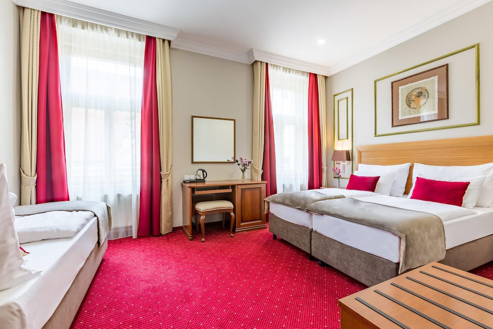 Superior Triple Room