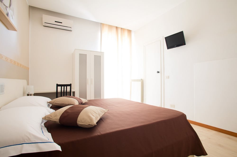 Superior Room, 1 Double or 2 Twin Beds, Terrace, City View photo 2