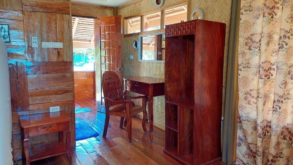 Economy Cabin, 1 Double Bed, Non Smoking, Beach View - Photo 2