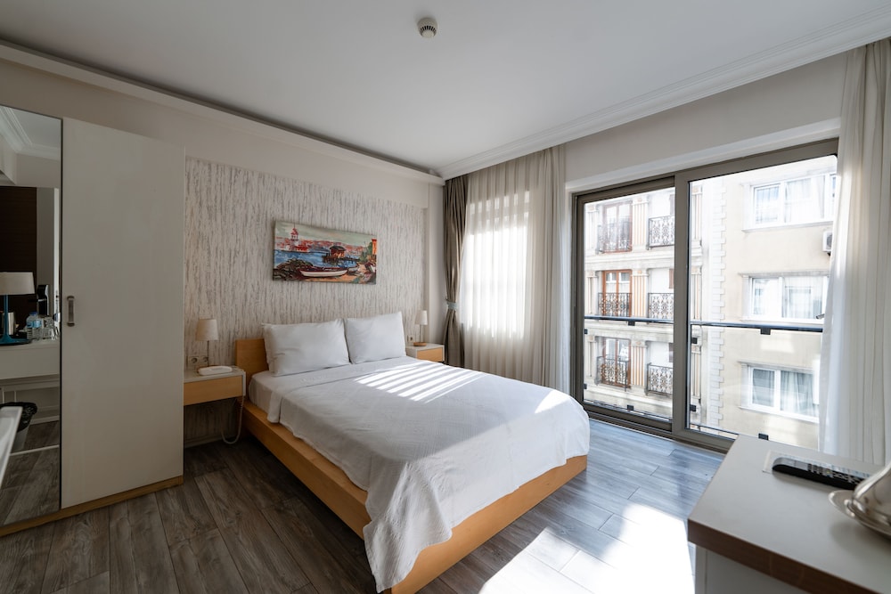 Deluxe Double Room Single Use photo 1