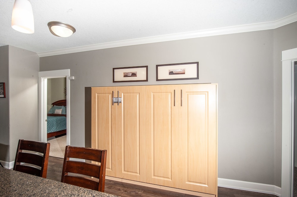 Condo, 2 Bedrooms, Ocean View, Beachfront photo 2