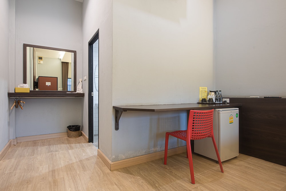 Signature Twin Room - Photo 4