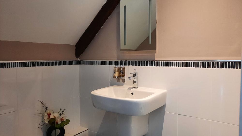 Double or Twin Room, Ensuite (Chambre MATISSE) photo 3