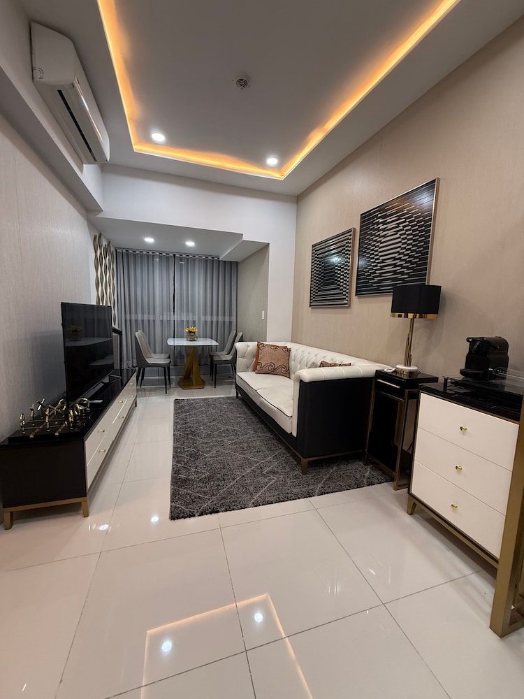 Room, 4 Bedrooms, Accessible, Patio