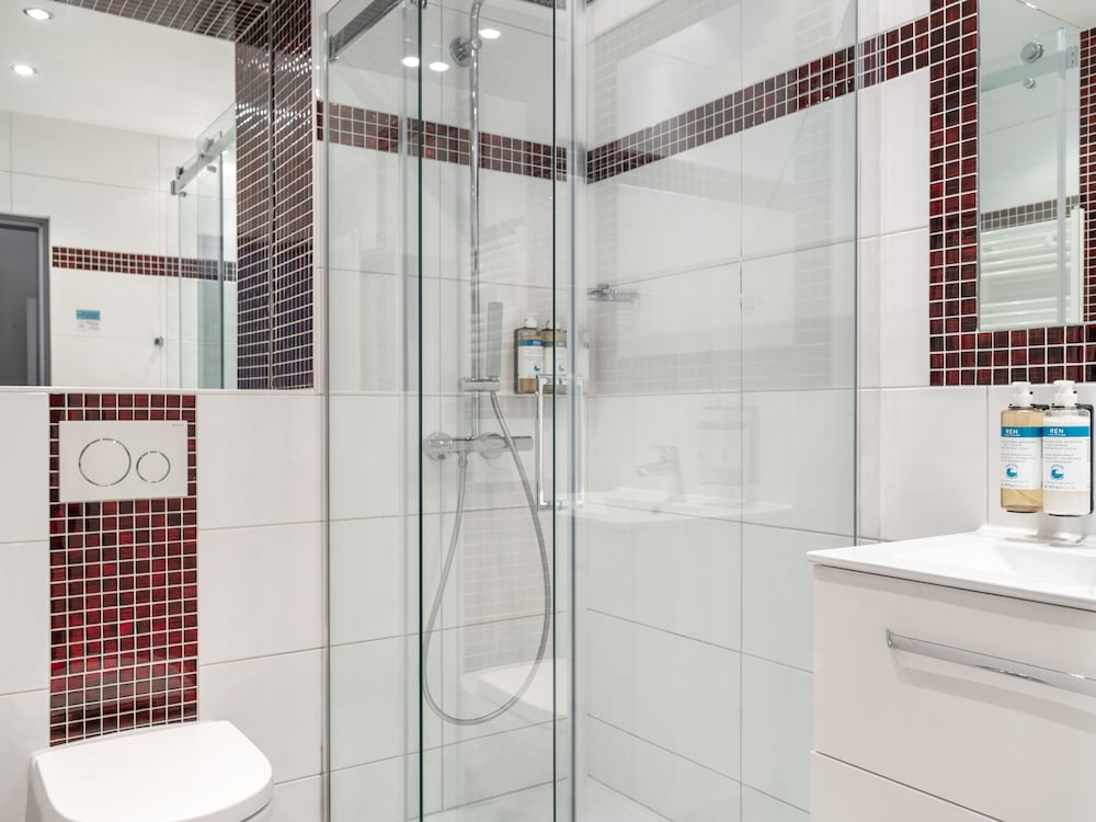 Medium Studio, Kitchenette, Balcony - Photo 12