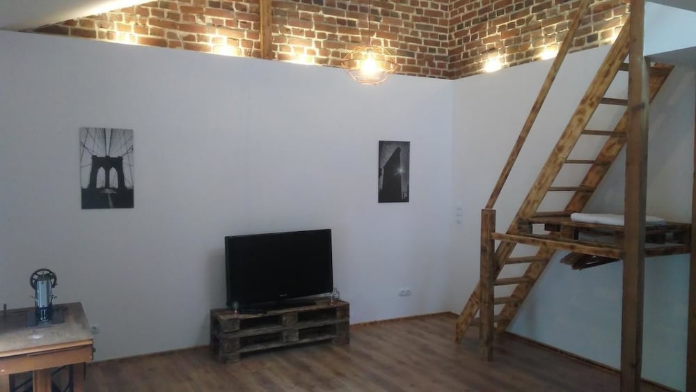 Design House, 1 Double Bed, Garden Area photo 1