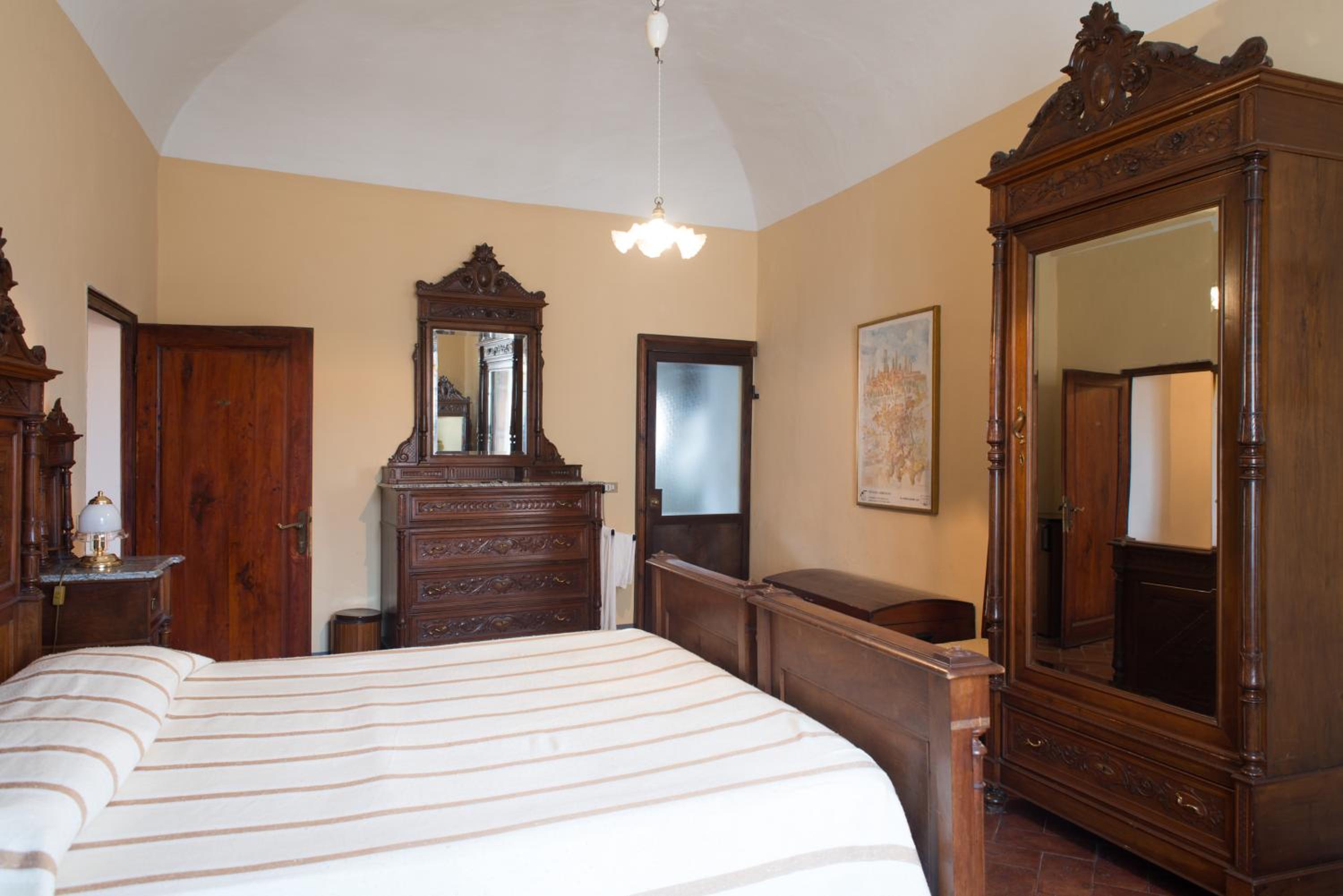 Single Room with Private Bathroom photo 1