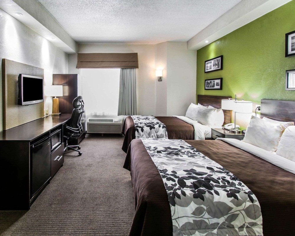 Room, 2 Queen Beds, Accessible, Non Smoking photo 1