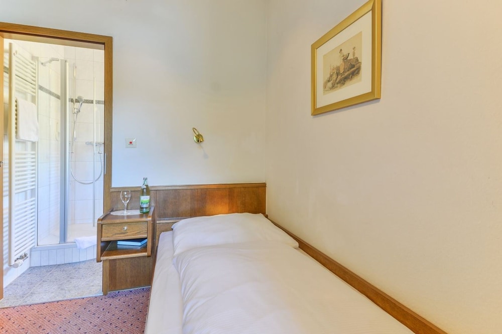 Single Room photo 3