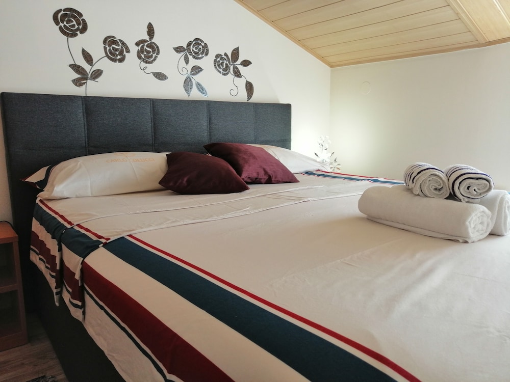Comfort Apartment, 2 Bedrooms, Balcony photo 2