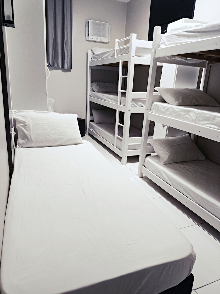 Standard Shared Dormitory, Women only