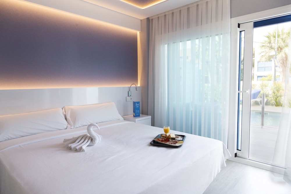 Club Double or Twin Room (ADULTS ONLY) - Photo 3