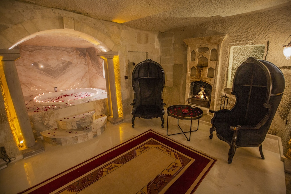 Honeymoon Room