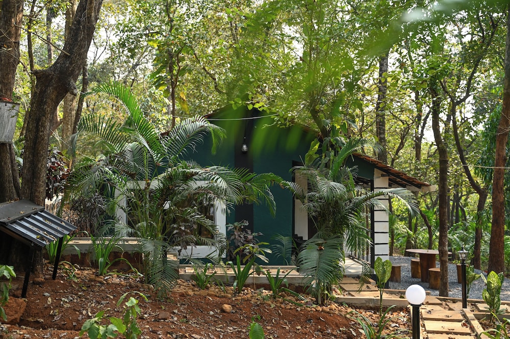 Deluxe Cottage, Garden View