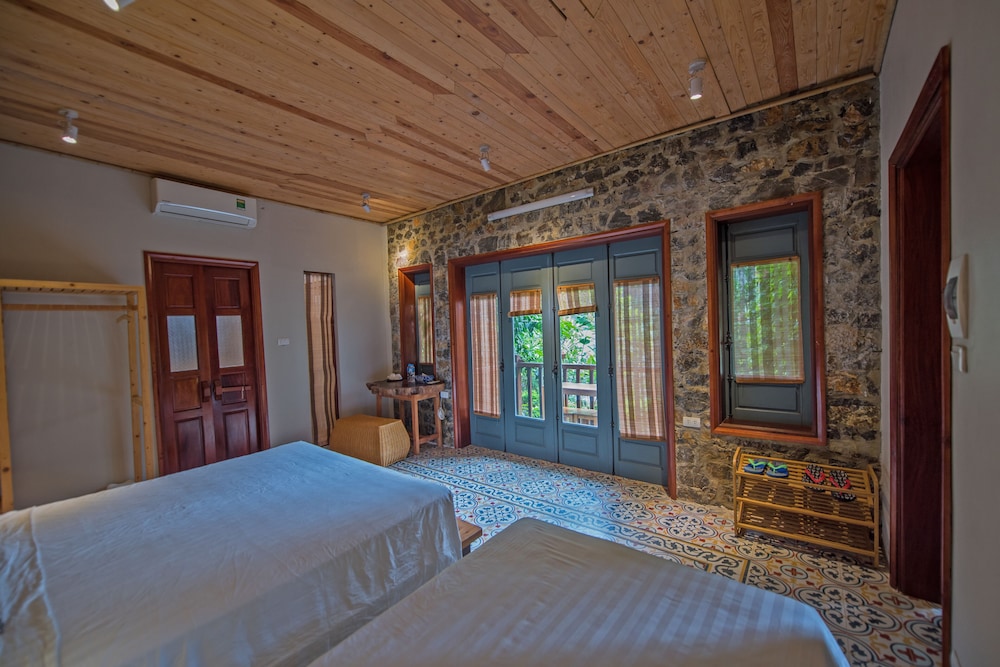 Family Triple Room, Mountain View photo 2