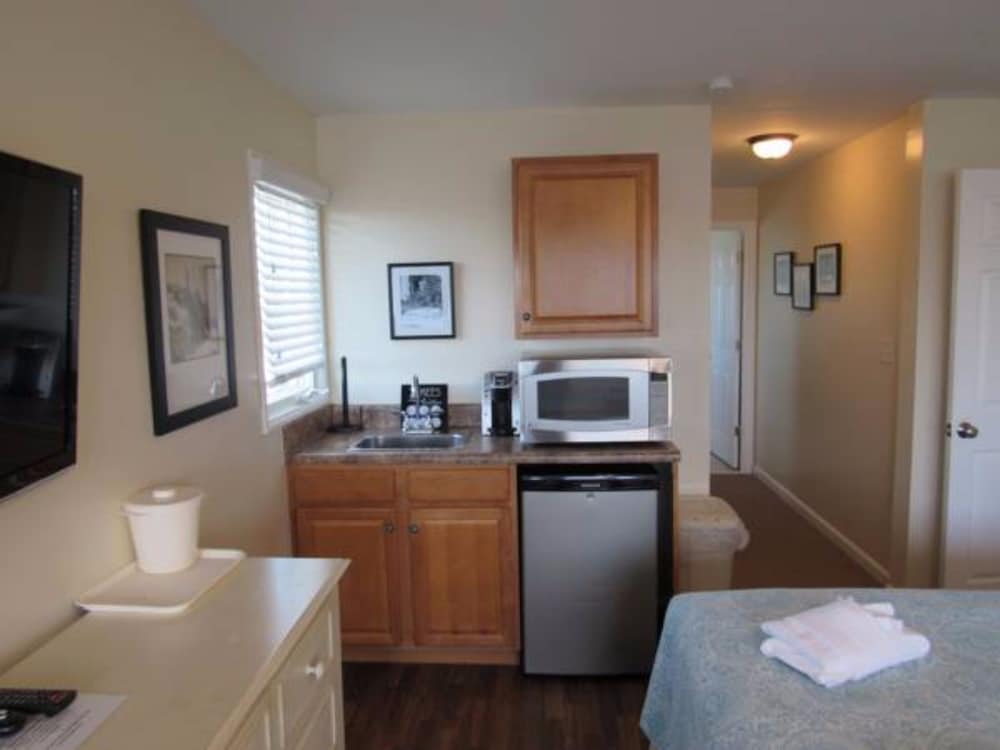 Condo, 2 Bedrooms photo 3