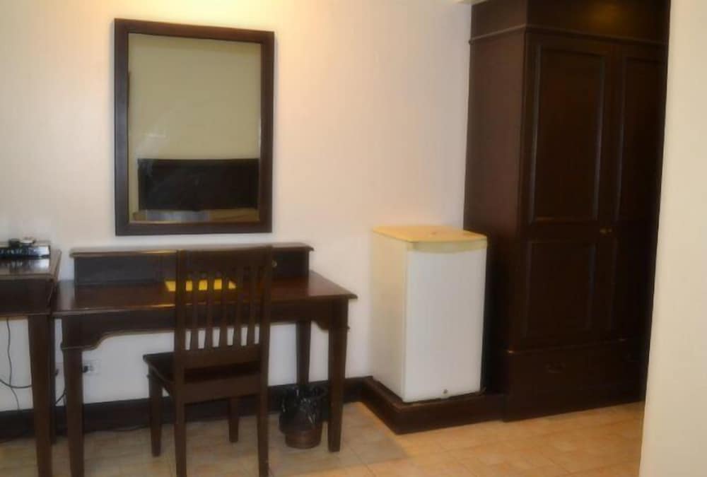 Family Room photo 3