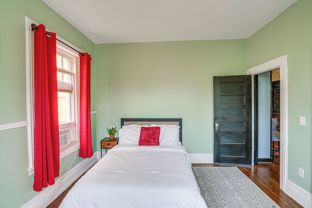 House (6 Bedrooms) photo 2