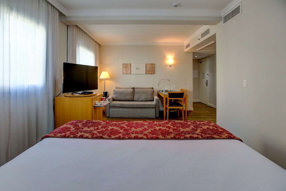 Executive Suite, 1 King Bed - Photo 4