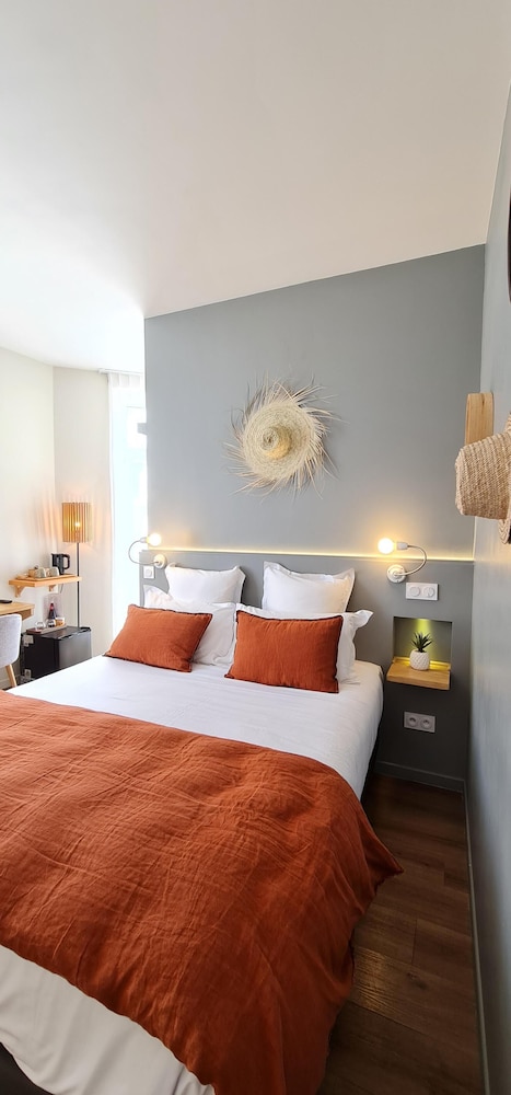 Standard Double Room, City View - Photo 20