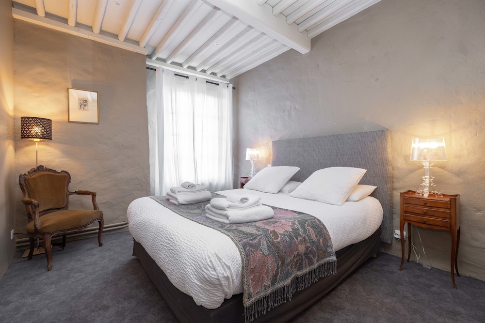 Studio Suite, 2 Bedrooms, Pool Access, Park View (Violette) photo 1