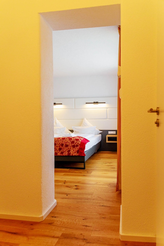 Superior Double Room, Balcony - Photo 3