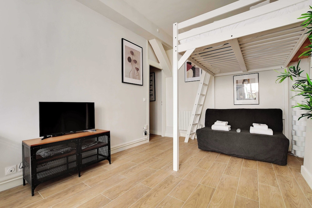 Apartment photo 1