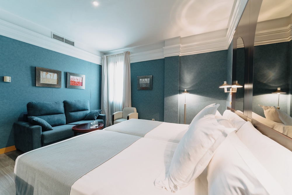 Double Room - Photo 7